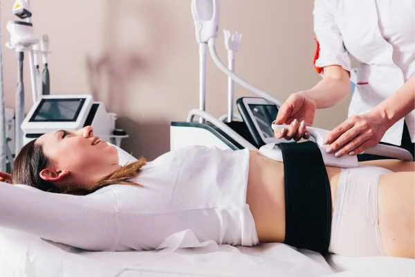 woman having body sculpting to help improve her body image and her mental health Falkirk